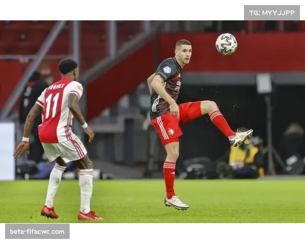 利物浦对阵伯恩茅斯塞内西故意手球逃红 VAR漏判明显进球机会